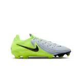 Championes de fútbol Nike Phantom GX II Pro FG, color celeste con detalles en blanco. Diseñados para césped firme, con parte superior texturizada y ajuste ceñido.