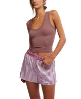 Musculosa negra de tejido de punto con escote redondo.