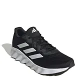 Championes Adidas Switch Move, color negro con detalles blancos, ideales para running.