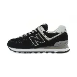 Championes urbanos New Balance Classics Traditionnels, color negro con detalles en gris y blanco, confeccionados en gamuza y malla, con logo "N" característico en los laterales y entresuela ENCAP.