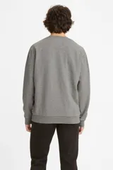 Buzo gris de algodón con cuello redondo y logo rojo de Levi's estampado en el pecho.