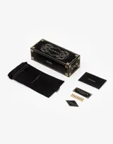 Gafas de sol Hawkers modelo Warwick, unisex, con montura geométrica negra y lentes polarizadas negras.