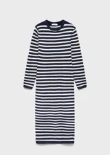 Vestido midi de punto a rayas horizontales en color azul marino y blanco.