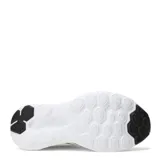 Championes New Balance 411 V3 para hombre, color gris claro con detalles en negro y blanco.