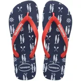 Ojotas Havaianas Top Nautical con base azul marino estampada con motivos náuticos en blanco y tiras rojas con textura.