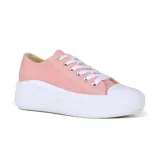 Zapatillas deportivas bajas negras con plataforma blanca y cordones blancos.