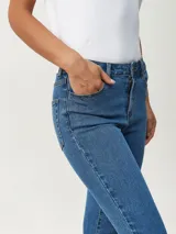 Jean skinny de tiro alto color azul.