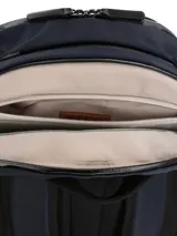 Mochila unisex azul marino de poliéster reciclado, con compartimento principal con cierre a prueba de agua, cintas de compresión internas, dos bolsillos interiores de malla con cierre, compartimento acolchado para laptop de 16 pulgadas, bolsillo delantero con múltiples compartimentos, bolsillos laterales con cierre para botellas, bolsillo superior con cierre para anteojos, correa compresora de pecho, correas de hombro ajustables, espalda acolchada y ergonómica, forro interior 100% poliéster reciclado e incluye llavero mosquetón.