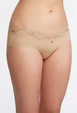 Panty corte hipster de lycra blanca con estampado floral y borde de encaje.