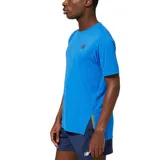 Remera de manga corta para hombre que incorpora tecnología de refrigeración NB ICEx y tejido jacquard para mejorar la circulación del aire.