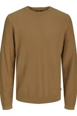 Sweater de punto con cuello redondo y textura estructurada, color tostado.