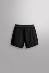 Shorts de running negros confeccionados en tejido técnico ligero y elástico con forro interior.
