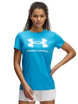 Remera azul de mujer Under Armour con logo grande en el frente. Corte clásico y mangas cortas.