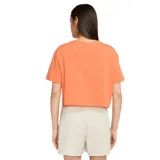 Remera naranja de corte cropped con logo de Nike estampado en blanco en el frente.