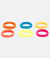 Set de seis gomitas de pelo de tela en colores rosa, amarillo, naranja y azul.