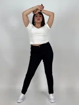 Jean chupin de denim azul, de corte ajustado y talle plus size.