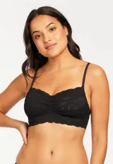 Bralette de encaje floral color celeste, marca Montelle. Sin aro ni relleno, con forro interno de microtul elastizado. Breteles fijos regulables y cierre trasero de tres posiciones.