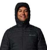 Campera Columbia con capucha, color verde oliva en la parte superior y gris claro en la parte inferior. Cuenta con cierre frontal, bolsillos laterales con cierre y logo de la marca en el pecho.