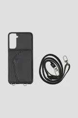 Funda gris para Samsung S23 con billetera y cadena para llevar al hombro.
