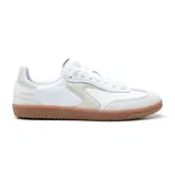 Championes Skechers Hotshot Kickoff blancos con detalles en beige y suela marrón.