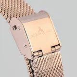 Reloj Jacques Lemans de dama, modelo 1-2110L de la línea Milano. Caja de acero con acabado IP rosado de 34 mm de diámetro. Pulsera de acero con acabado IP rosado. Sumergible hasta 5 ATM.
