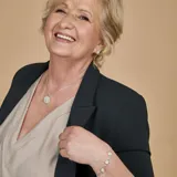 Aros tipo botón de plata 925 con nácar y circonias.