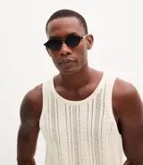 Pantalón masculino modelo balloon, color negro, confeccionado en liocel y algodón. Presenta cintura elástica, cierre tradicional y bolsillos funcionales.