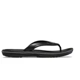 Ojotas Crocs Crocband™ Flip negras con una línea blanca en la suela y tiras blancas.