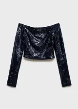 Blusa azul marino con lentejuelas, hombros descubiertos y mangas largas acampanadas.