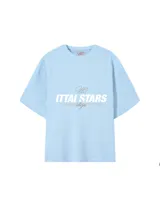 Remera celeste de corte recto con estampado frontal con el texto "Ittai Stars Ibiza".