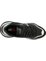 Zapatillas Tommy Jeans negras con detalles en blanco y plateado.
