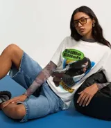 Remera blanca de algodón con estampa de Billie Eilish.