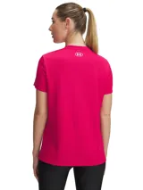 Remera deportiva Under Armour Tech Rib color negro, de corte clásico, mangas cortas y cuello redondo. Presenta logo de la marca en el pecho.