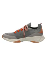 Zapatilla casual gris de tejido de poliéster con cordones naranjas, cuello elástico y suela de goma y EVA.