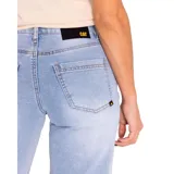 Jeans de mujer CAT, color celeste claro lavado, tiro alto, corte amplio a lo largo de la pierna con ligero efecto acampanado. Presenta roturas en la zona de la rodilla y pequeños desgastes en el frente.