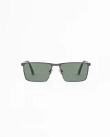 Lentes de sol de montura metálica rectangular color gris oscuro o negro, con cristales rectangulares de color verde oscuro.