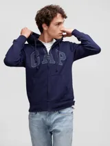 Canguro con cierre, color azul marino, con logo bordado al frente y capucha con cordones.