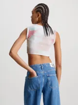 Remera cropped sin mangas de punto de algodón elástico con textura de canalé y estampado multicolor.