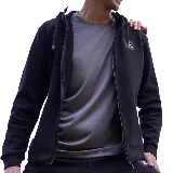 Remera deportiva gris de poliéster con cuello redondo y logo de Topper estampado en el pecho.