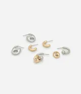 Set de aros con diferentes diseños: aros tipo argolla con forma de gancho, aros tipo argolla lisa, aros tipo argolla con bolita y aros con doble argolla.
