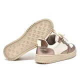 Championes deportivos blancos con detalles en beige y estampado animal print en el talón.