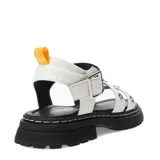 Sandalias blancas con tiras de cuero sintético con tachas plateadas en forma de estrella, hebilla lateral y suela track color negro.