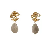 Aros colgantes con base de metal dorado con forma de ramas y gota de piedra natural color gris.