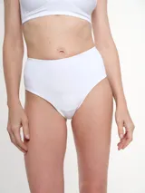 Bombacha tiro alto de microfibra color negro.