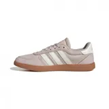Championes Adidas Breaknet Sleek de mujer, color rosa pálido con las tres tiras laterales blancas y talón blanco. Suela de goma color caramelo.