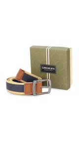 Cinturón casual negro de tela canvas con hebilla metálica plateada y detalles en cuero sintético negro.