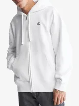 Buzo de felpa blanco con capucha, diseñado para confort y calor, con logo de Calvin Klein en el pecho.
