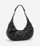 Bolso tipo baguette pequeño color negro con textura croco, correa de mano fina desmontable y cierre de cremallera.
