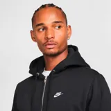 Campera negra con capucha y cierre completo, con logo de Nike bordado en blanco en el pecho.