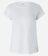 Remera lila de microfibra con escote redondo y mangas cortas.